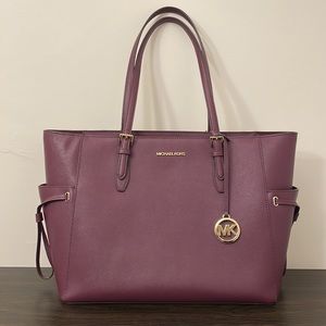 Michael Kors Bordeaux Gilly Lg Drawstring Travel Tote